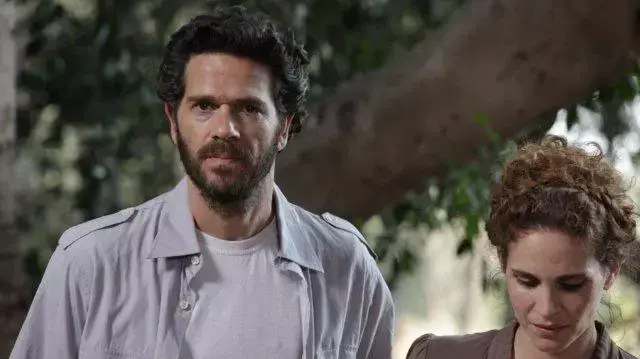 הנותנת הנותנת