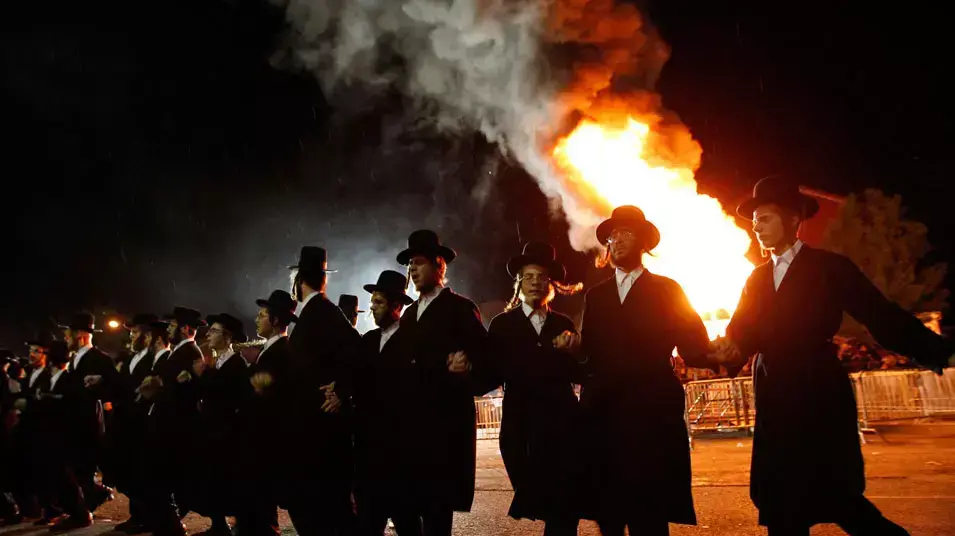 חסידות סאטמר חוגגת את ל"ג בעומר בניו יורק