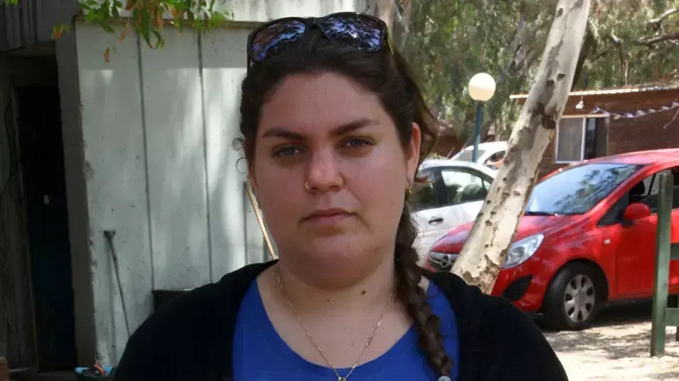 אלומה ורצברגר , אמא נהרגה בתאונת דרכים באכזיב ושלחו לה דוח תשלום על ניקיון הכביש, מאי 2012 אלומה ורצברגר , אמא נהרגה בתאונת דרכים באכזיב ושלחו לה דוח תשלום על ניקיון הכביש, מאי 2012