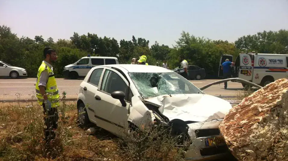 סטודנט נהרג וזוגתו נפצעה קשה בתאונת דרכים סמוך לצומת מחניים סטודנט נהרג וזוגתו נפצעה קשה בתאונת דרכים סמוך לצומת מחניים