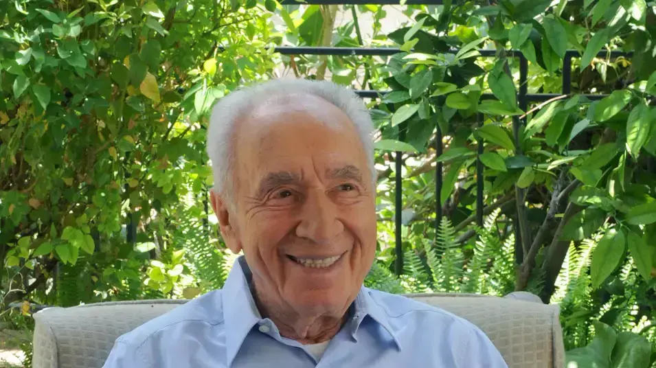 נשיא המדינה שמעון פרס שב לביתו הבוקר , מאי 2012 נשיא המדינה שמעון פרס שב לביתו הבוקר , מאי 2012