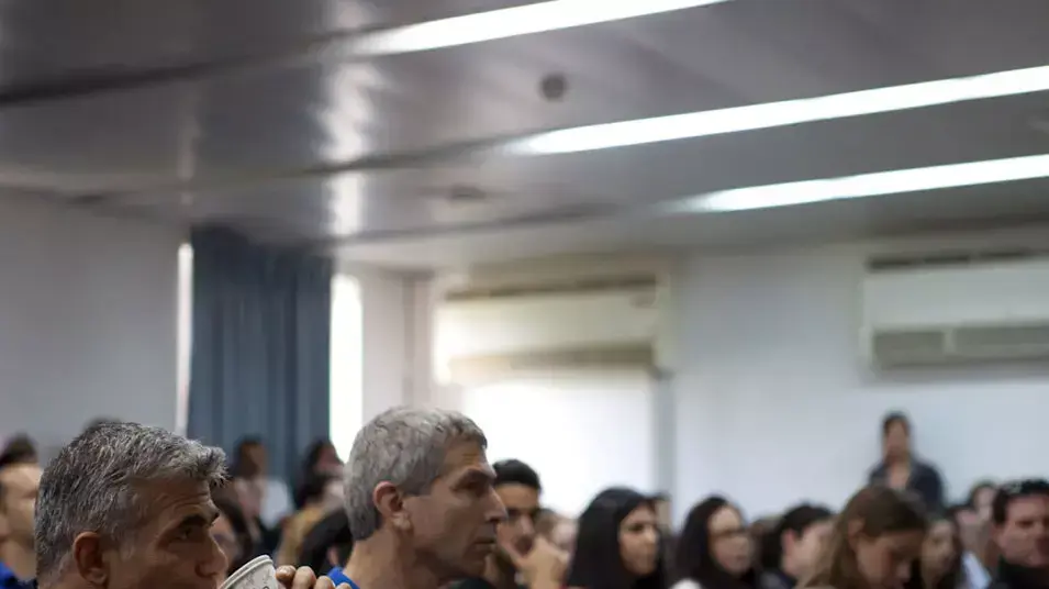 יאיר לפיד נואם באונברסיטת ת"א ,מאי 2012 יאיר לפיד נואם באונברסיטת ת"א ,מאי 2012