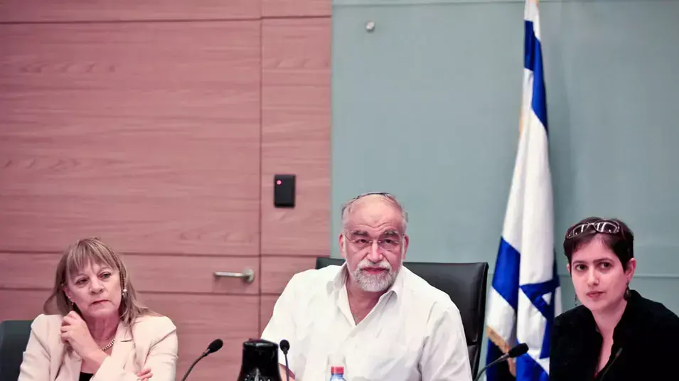 יו"ר ועדת החוקה דוד רותם בוועדת החוקה, מאי 2012 יו"ר ועדת החוקה דוד רותם בוועדת החוקה, מאי 2012