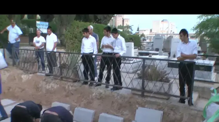 בני משפחת אטיאס יובאו הערה למנוחות