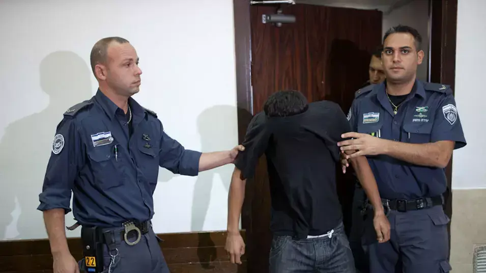 אחמד בני ג'אבר, החשוד באונס בגן העיר, בדיון הצהרת תובע בבית המשפט השלום בתל אביב, 23 במאי 2012 אחמד בני ג'אבר, החשוד באונס בגן העיר, בדיון הצהרת תובע בבית המשפט השלום בתל אביב, 23 במאי 2012