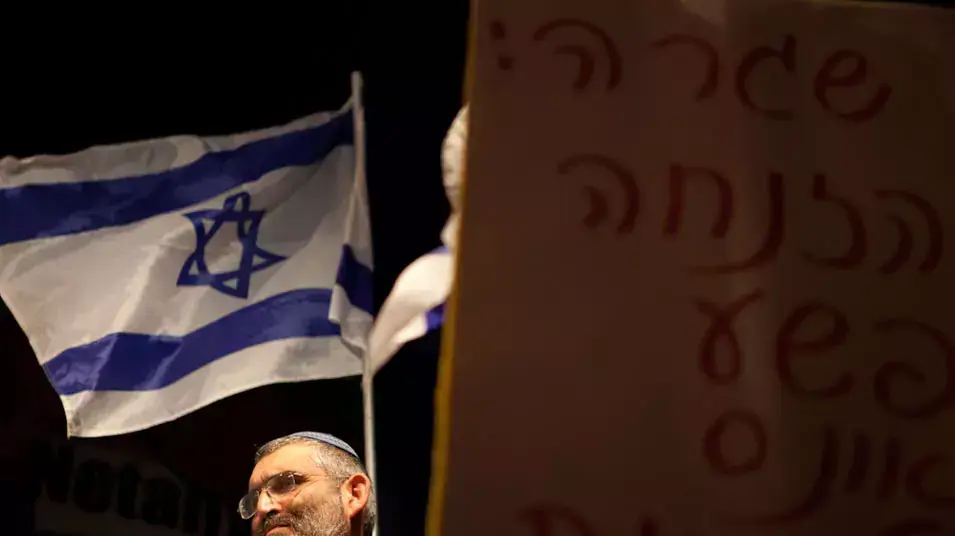 ח"כ מיכאל בן ארי, הפגנה בשכונת התקווה נגד הזרים
