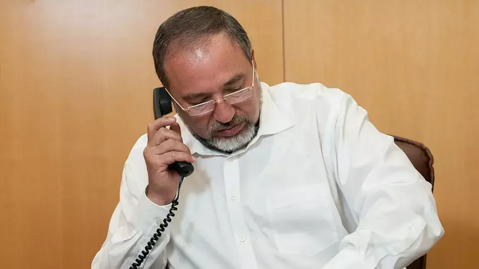 ראיון עם שר החוץ אביגדור ליברמן, מאי 2012 ראיון עם שר החוץ אביגדור ליברמן, מאי 2012
