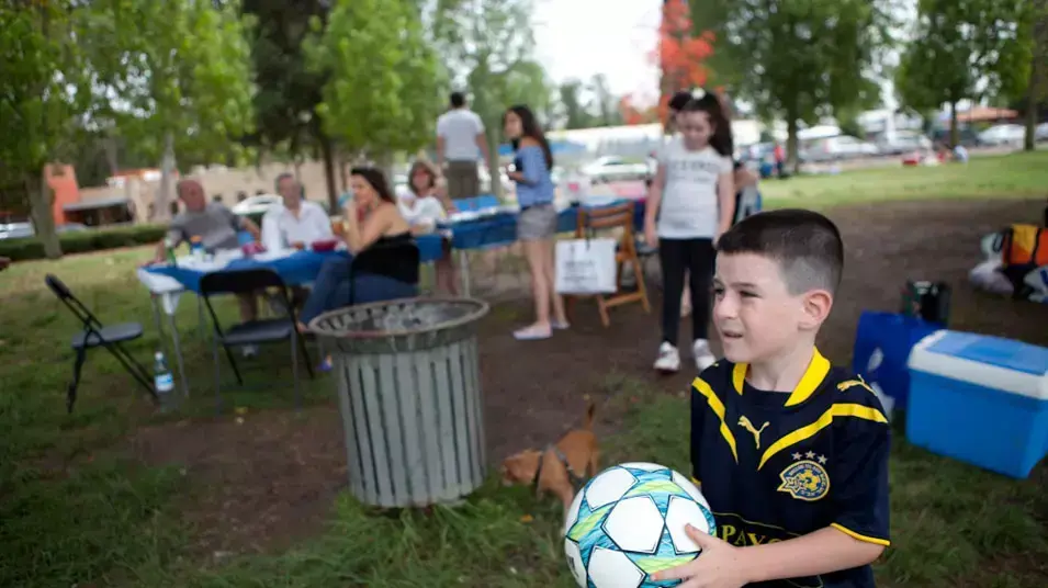 שבועות: פיקניקים ומנגלים בפארק הלאומי ברמת גן שבועות: פיקניקים ומנגלים בפארק הלאומי ברמת גן