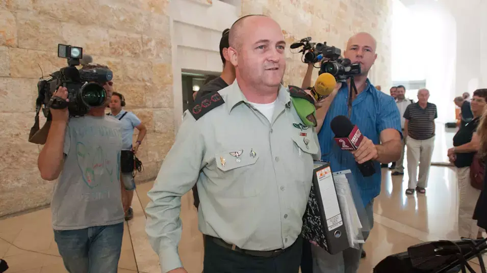 שופטי בג"ץ דנו הבוקר בעתירתו של אל"מ ארז וינר נגד מבקר המדינה, יוני 2012 שופטי בג"ץ דנו הבוקר בעתירתו של אל"מ ארז וינר נגד מבקר המדינה, יוני 2012