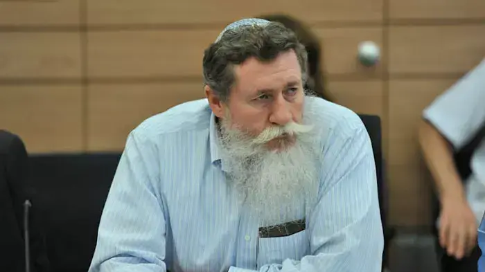 חבר הכנסת יעקב כצ'לה כץ בדיון על חוק גל"צ בועדת הכלכלה בכנסת, יוני 2011