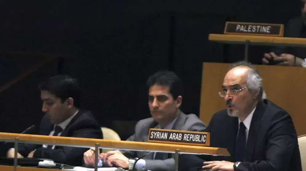 שגריר סוריה באו"ם, בשאר ג'עפרי, בדיון בעצרת הכללית. 7 ביוני 2012 שגריר סוריה באו"ם, בשאר ג'עפרי, בדיון בעצרת הכללית. 7 ביוני 2012