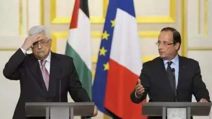 יו"ר הרשות הפלסטינית אבו מאזן ונשיא צרפת פרנסואה הולנד בפגישה בפריז, יוני 2012 יו"ר הרשות הפלסטינית אבו מאזן ונשיא צרפת פרנסואה הולנד בפגישה בפריז, יוני 2012