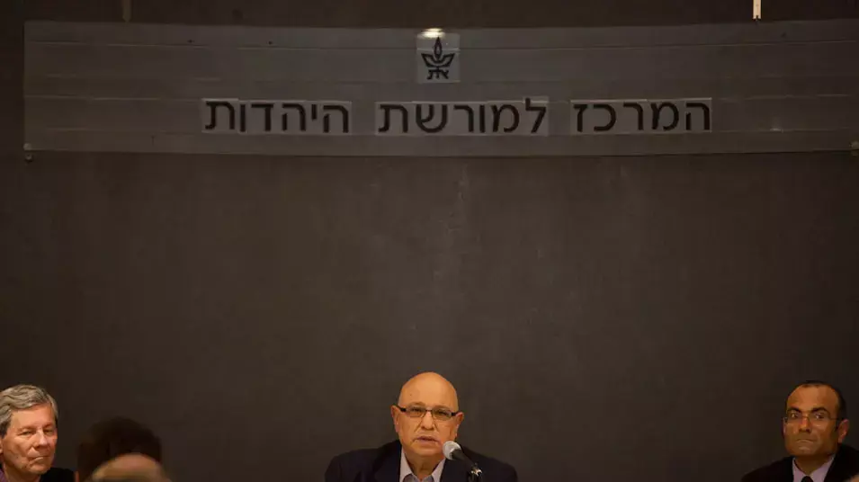 מאיר דגן נואם בכנס במרכז למורשת היהדות באוניברסיטת תל אביב, יוני 2012 מאיר דגן נואם בכנס במרכז למורשת היהדות באוניברסיטת תל אביב, יוני 2012