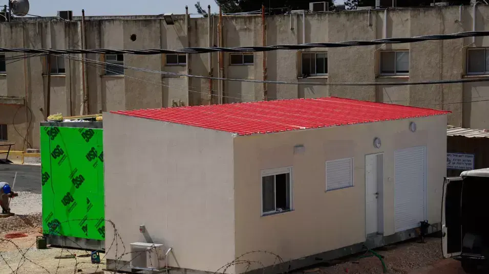 קראוילות ראשונות בבית אל קראוילות ראשונות בבית אל