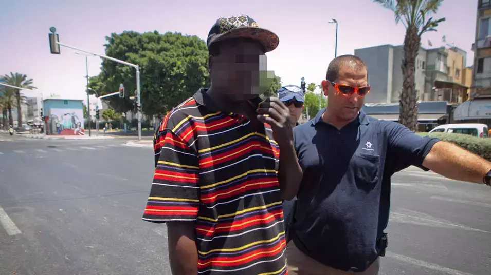 זרים שנעצרו בפשיטה של רשות האוכלוסין הבוקר זרים שנעצרו בפשיטה של רשות האוכלוסין הבוקר
