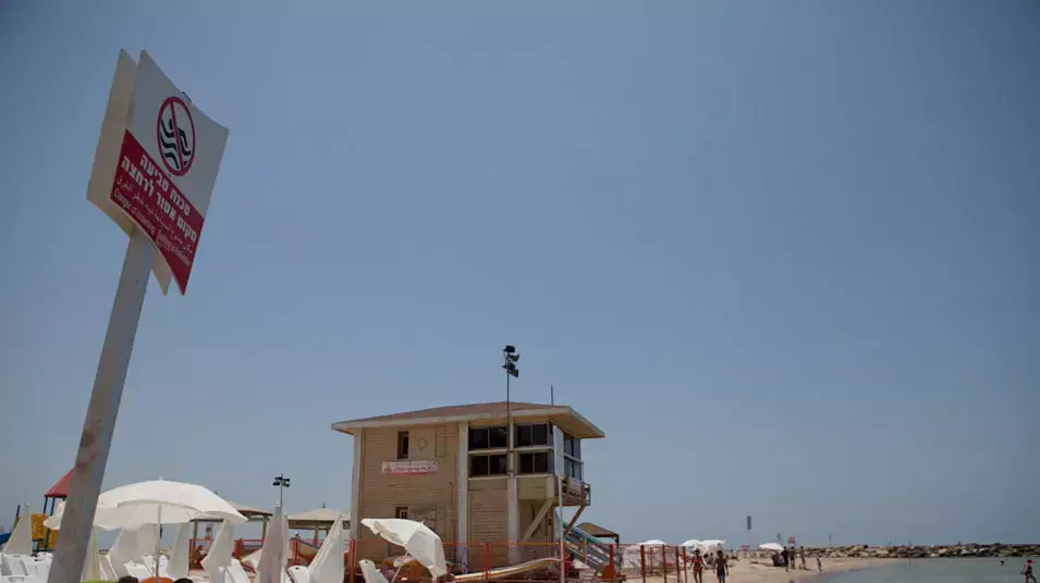 תמונות מחופי בוגרשוב הילטון וגורדון,יוני 2011 תמונות מחופי בוגרשוב הילטון וגורדון,יוני 2011