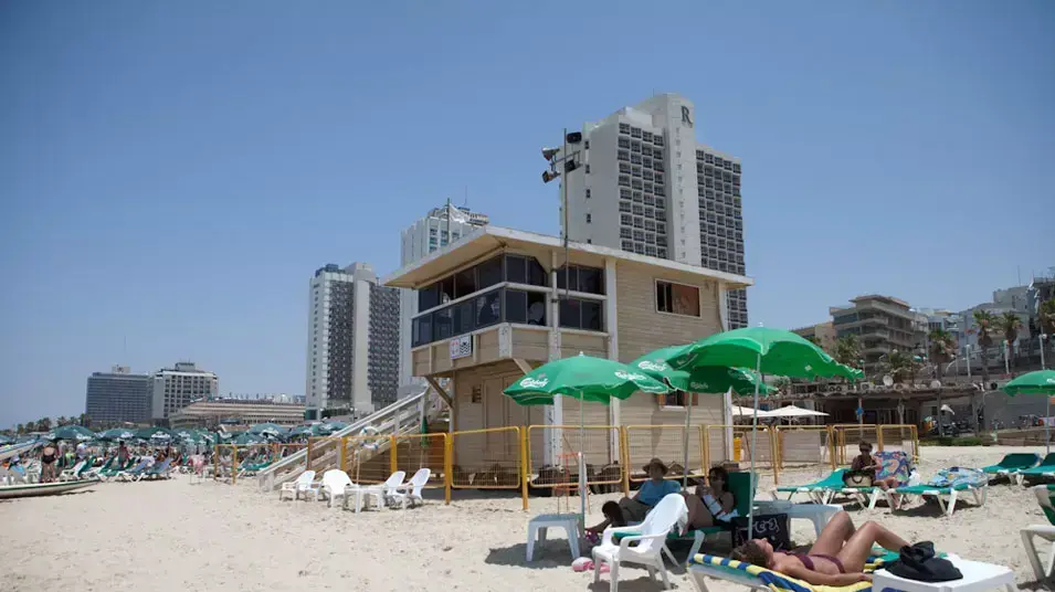 תמונות מחופי בוגרשוב הילטון וגורדון,יוני 2011 תמונות מחופי בוגרשוב הילטון וגורדון,יוני 2011