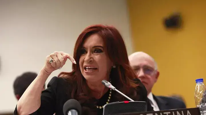 נשיאת ארגנטינה כריסטינה פרננדז קירשנר נואמת בוועדת הדה קולוניזציה של האו"ם יוני 2012