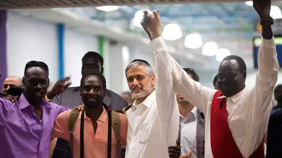 בדרך לגירוש: עשרות דרום סודנים נפגשו עם אלי ישי