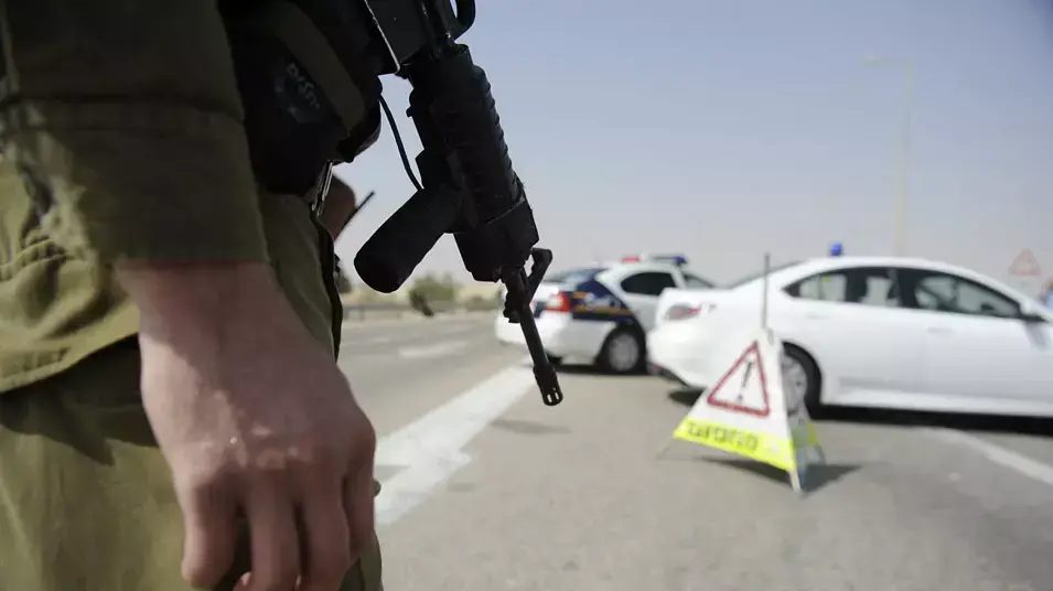 מחסום טללים ליד אזור הפיגוע בגבול ישראל מצרים, ניצנה, יוני 2012 מחסום טללים ליד אזור הפיגוע בגבול ישראל מצרים, ניצנה, יוני 2012