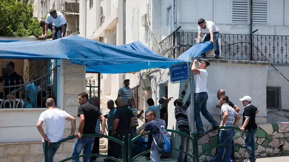סוכת האבלים בביתו של סאיד פשאפשה, הרוג פיגוע הירי בגבול ישראל מצרים,חיפה, יוני 2012 סוכת האבלים בביתו של סאיד פשאפשה, הרוג פיגוע הירי בגבול ישראל מצרים,חיפה, יוני 2012