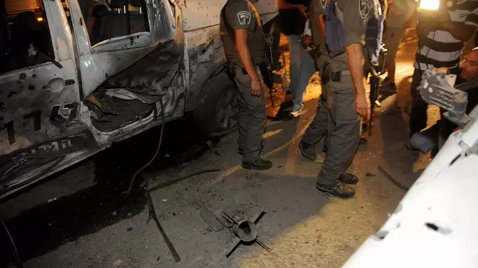 רקטת קסאם פגעה במבנה במועצה האזורית חוף אשקלון, ארבעה שוטרי מג"ב נפצעו, יוני 2012 רקטת קסאם פגעה במבנה במועצה האזורית חוף אשקלון, ארבעה שוטרי מג"ב נפצעו, יוני 2012