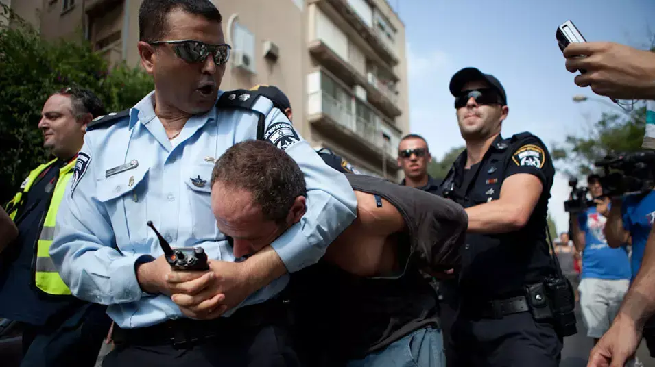 דפני ליף חידשה את המחאה ברוטשילד, ונעצרה דפני ליף חידשה את המחאה ברוטשילד, ונעצרה