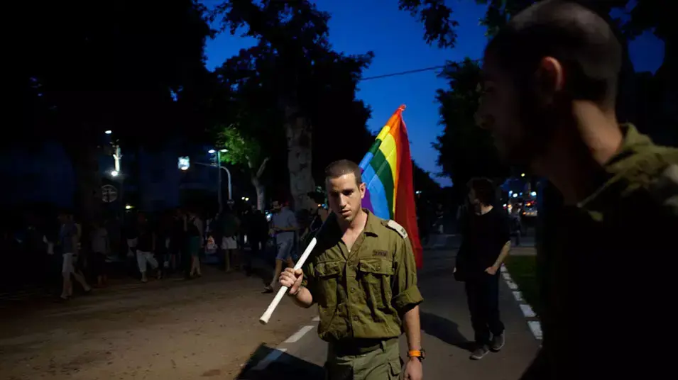 פעילי הקהילה הגאה הפגינו בתל אביב נגד התבטאויות בגנותם בכנסת פעילי הקהילה הגאה הפגינו בתל אביב נגד התבטאויות בגנותם בכנסת