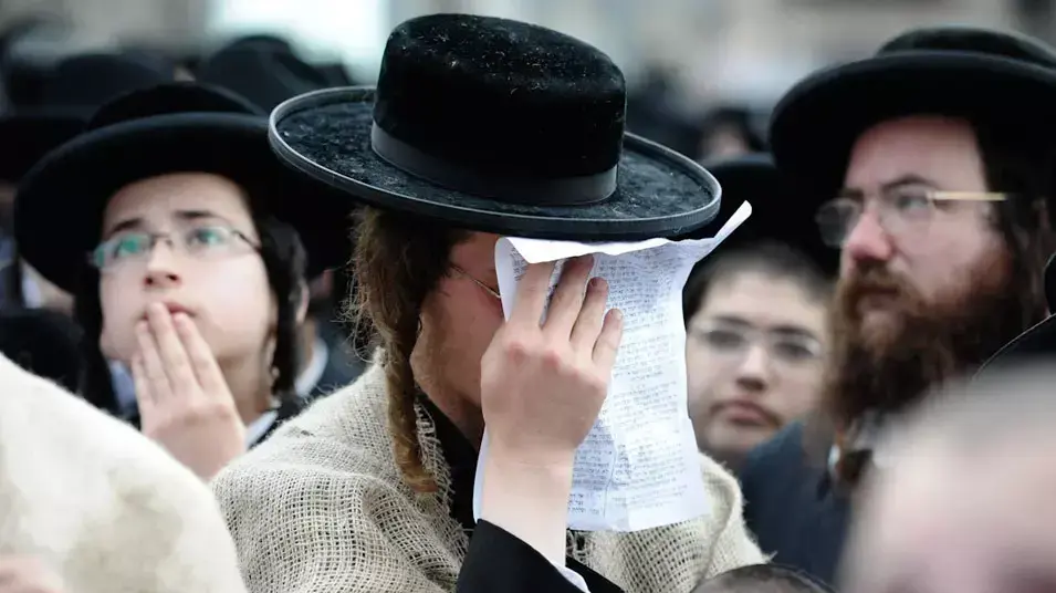 אלפי חרדים הפגינו בכיכר השבת בירושלים לקראת פרסום מסקנות פלסנר אלפי חרדים הפגינו בכיכר השבת בירושלים לקראת פרסום מסקנות פלסנר