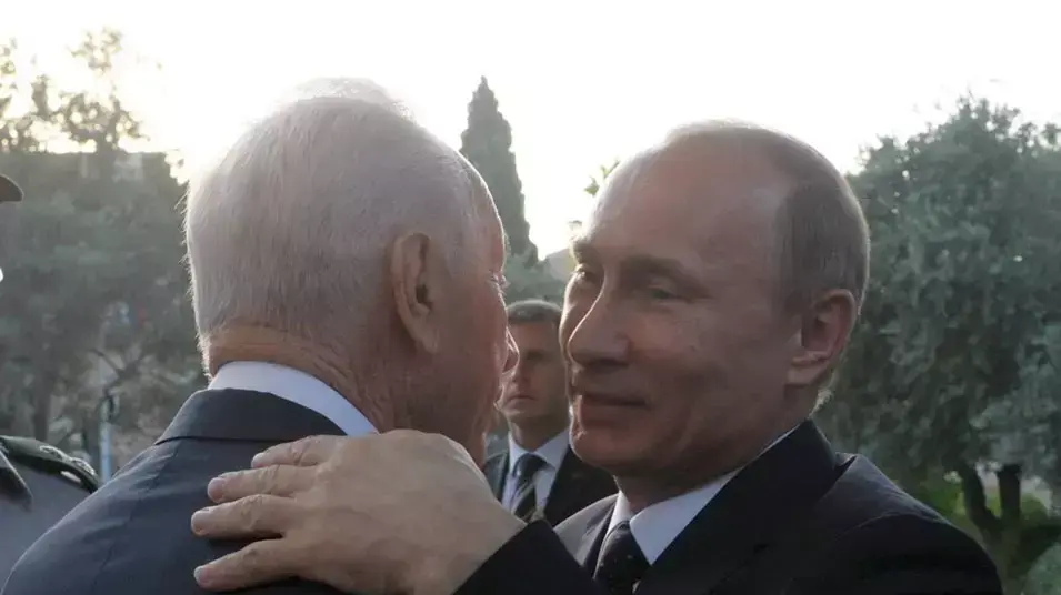 קבלת פנים חגיגית שערך נשיא המדינה שמעון פרס לנשיא רוסיה ולדימיר פוטין הערב, יוני 2012 קבלת פנים חגיגית שערך נשיא המדינה שמעון פרס לנשיא רוסיה ולדימיר פוטין הערב, יוני 2012