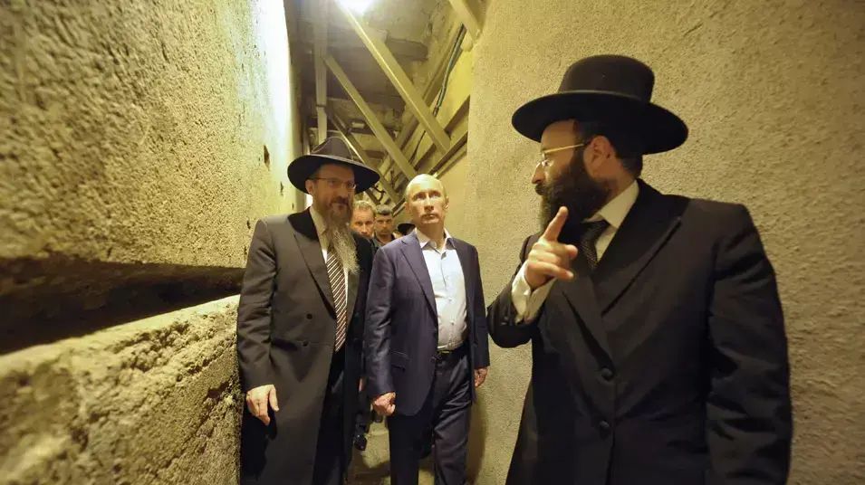 נשיא רוסיה ולדימיר פוטין מבקר בכותל המערבי. ירושלים, 26 ביוני 2012