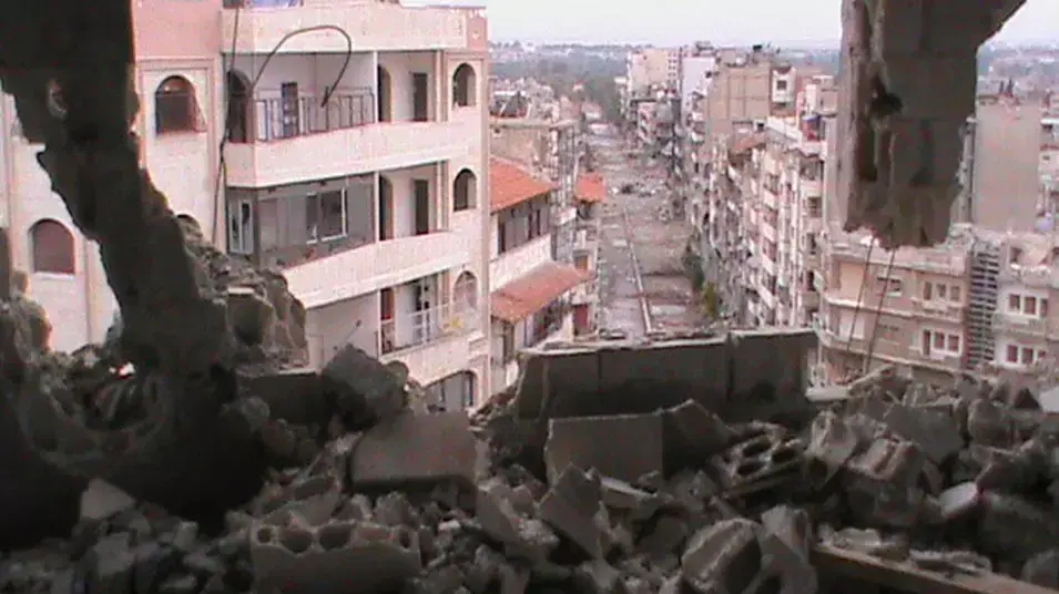 הריסות מהפגזת צבא סוריה בעיר חומס, יוני 2012 הריסות מהפגזת צבא סוריה בעיר חומס, יוני 2012
