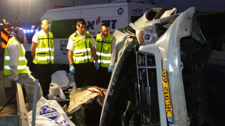 תאונת דרכים קטלנית בכביש 4, ליד ראשון לציון, יוני 2012 תאונת דרכים קטלנית בכביש 4, ליד ראשון לציון, יוני 2012