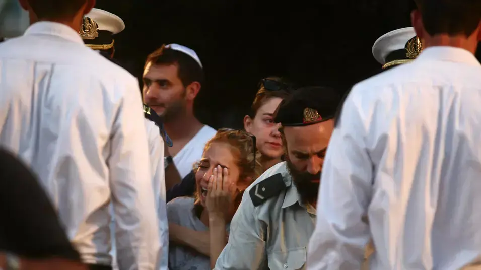 הלוויתו של הקצין עומרי שחר אשר נהרג בתאונת דרכים , יוני 2012 הלוויתו של הקצין עומרי שחר אשר נהרג בתאונת דרכים , יוני 2012
