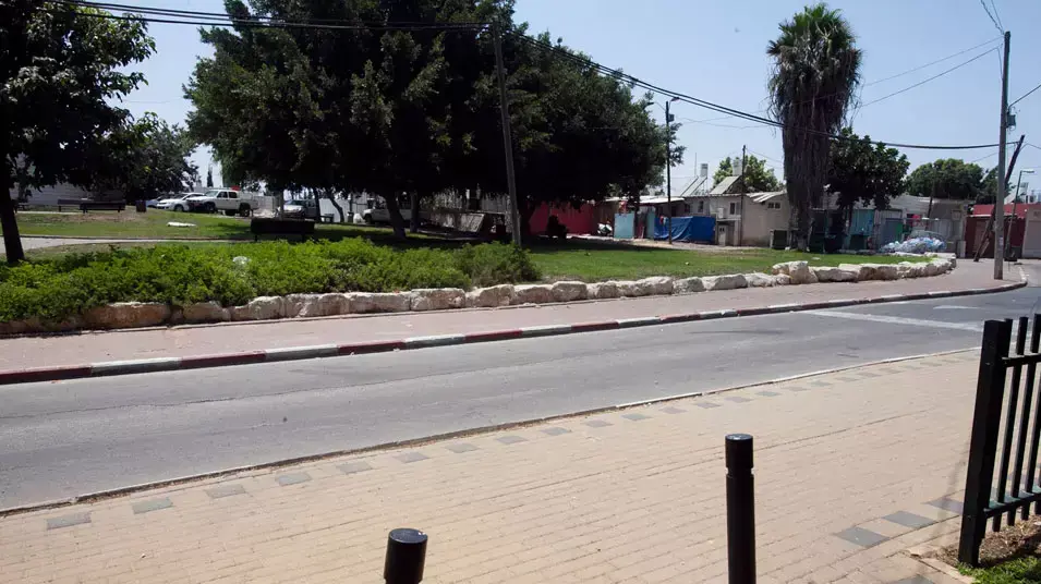 הזירה בדרום תל אביב שבה הוכה מבוגר בן ה 68 על ידי נערים, יוני 2012 הזירה בדרום תל אביב שבה הוכה מבוגר בן ה 68 על ידי נערים, יוני 2012