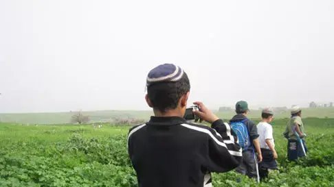 פרויקט תלמידים תיעדו את עצמם במצלמה דיגיטלית בבית ספר בקצרין, יוני 2012 פרויקט תלמידים תיעדו את עצמם במצלמה דיגיטלית בבית ספר בקצרין, יוני 2012