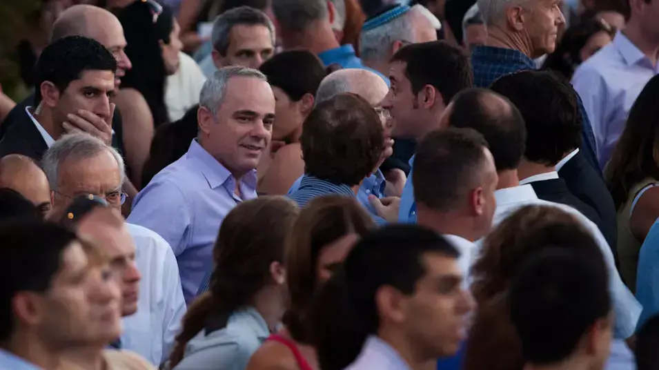 שר האוצר יובל שטייניץ בחגיגות יום העצמאות של ארצות הברית בבית השגריר דן שפירו, הרצליה, יולי 2012
