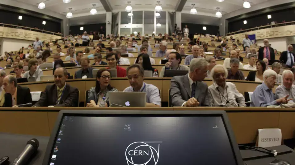 מסיבת עיתונאים מיוחדת של CERN בה מוכרז על התקדמות משמעותית בדרך לאיתור הבוזון של היגס, "החלקיק האלוהי", בז'נבה, שוויץ, 4 ביולי 2012 מסיבת עיתונאים מיוחדת של CERN בה מוכרז על התקדמות משמעותית בדרך לאיתור הבוזון של היגס, "החלקיק האלוהי", בז'נבה, שוויץ, 4 ביולי 2012
