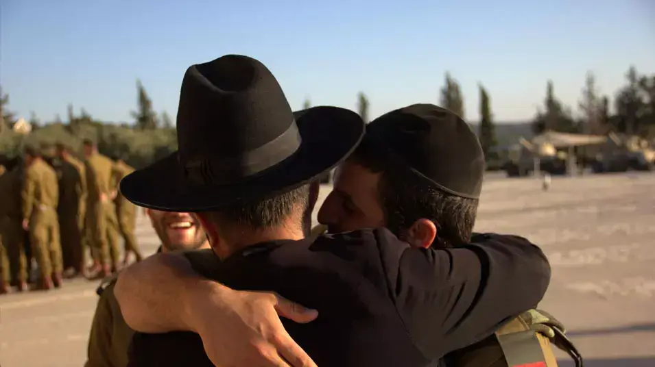 טקס סיום מסלול חיילי הנח"ל החרדי: החיילים נלהבים ומרגישים את תחושת השליחות, יולי 2012 טקס סיום מסלול חיילי הנח"ל החרדי: החיילים נלהבים ומרגישים את תחושת השליחות, יולי 2012