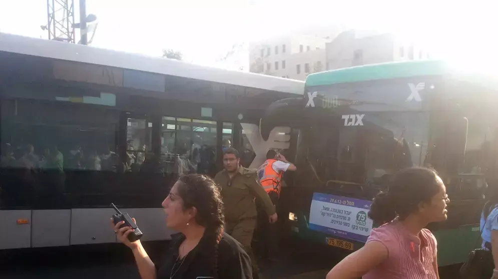 אישה נמחצה בין שני אוטובוסים בתחנת המרכזית בירושלים, יולי 2012