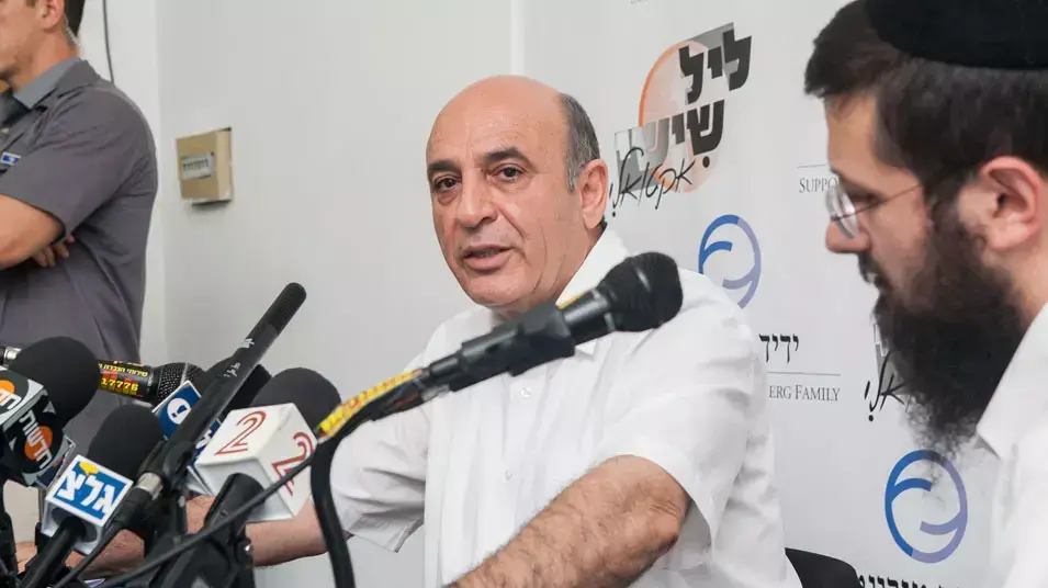 שאול מופז נפגש עם חרדים בנושא חוק טל