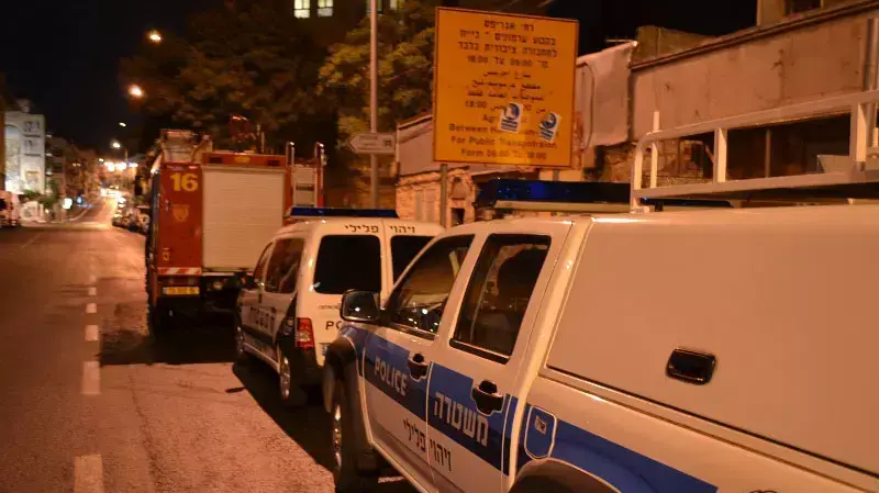 אריתראי נפצע קשה ונוסף קל בדליקה שפרצה בדירה ברחוב ביבאס בירושלים, יולי 2012 אריתראי נפצע קשה ונוסף קל בדליקה שפרצה בדירה ברחוב ביבאס בירושלים, יולי 2012