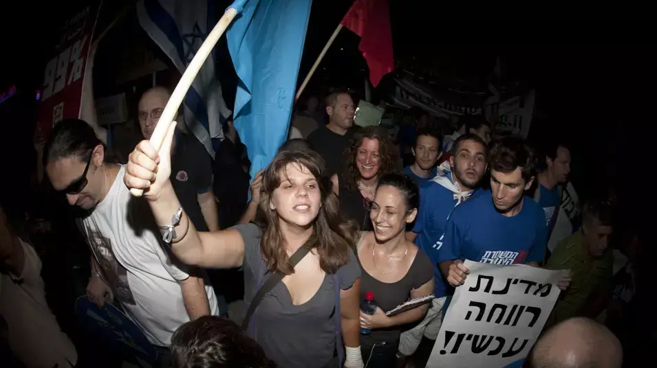 דפני ליף במחאה לצדק חברתי בכיכר הבימה בתל אביב דפני ליף במחאה לצדק חברתי בכיכר הבימה בתל אביב
