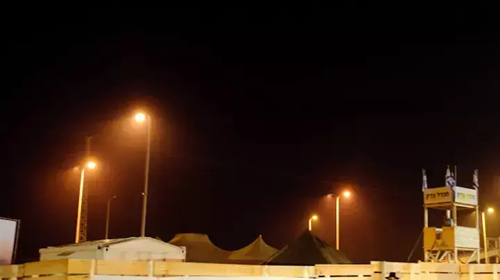 פעילים חברתיים הקימו מתחם בשם "חומה ומגדל" ליד יקום פעילים חברתיים הקימו מתחם בשם "חומה ומגדל" ליד יקום
