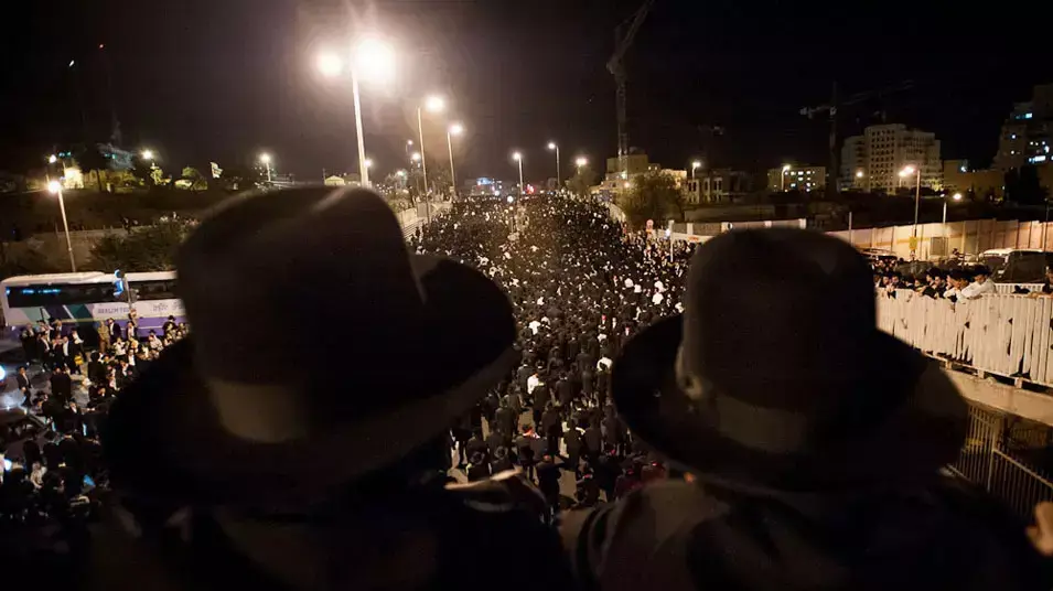 מסע ההלוויה של הרב יוסף שלום אלישיב בירושלים, יולי 12 מסע ההלוויה של הרב יוסף שלום אלישיב בירושלים, יולי 12