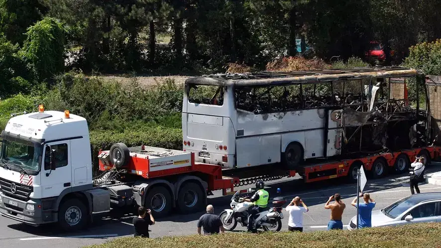 האוטובוס השרוף מהפיגוע בבורגס בולגריה, יולי 2012 האוטובוס השרוף מהפיגוע בבורגס בולגריה, יולי 2012