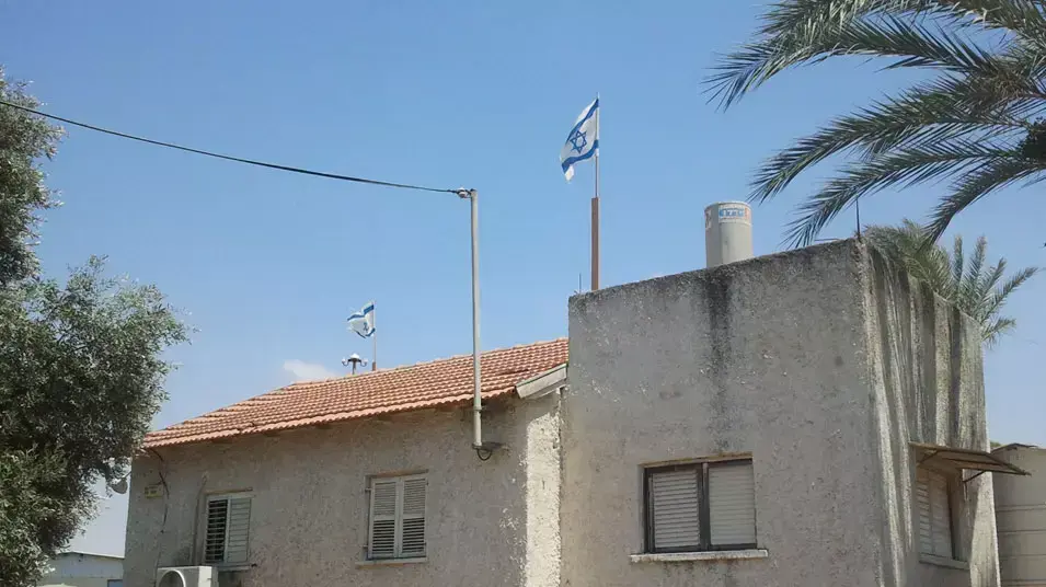 ביתו של עקיבא מפיעי אשר הצית את עצמו ביהוד, יולי 2012 ביתו של עקיבא מפיעי אשר הצית את עצמו ביהוד, יולי 2012