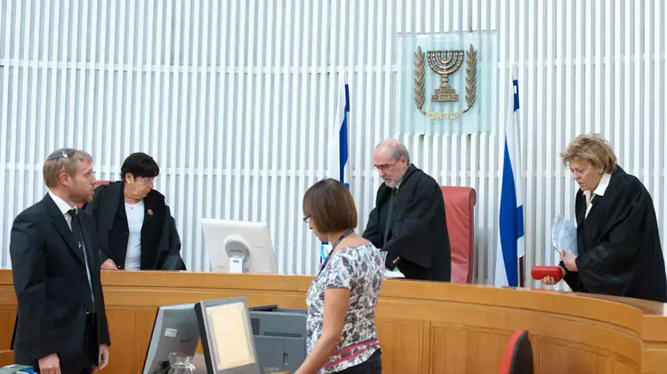 הדיון בבג"צ בנושא מגרון, יולי 2012 הדיון בבג"צ בנושא מגרון, יולי 2012