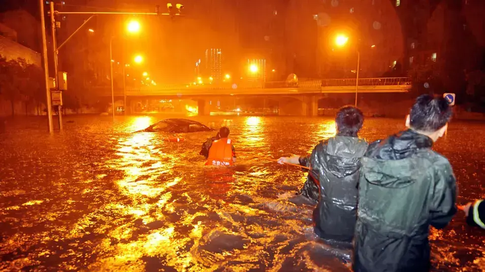 נזקי שטפונות בבירת סין, בייג'ינג, יולי 2012 נזקי שטפונות בבירת סין, בייג'ינג, יולי 2012