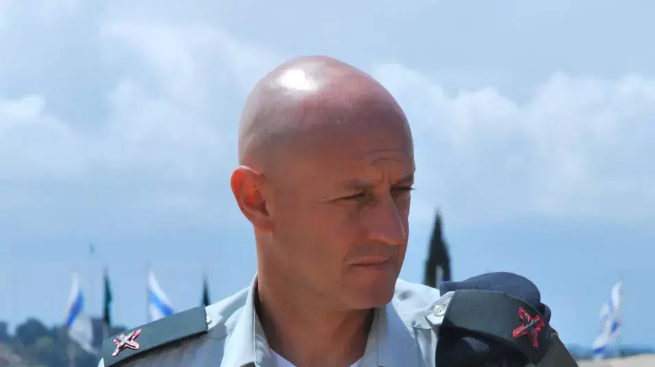 תת אלוף יגאל סלוביק, קצין שריון ראשי היוצא וראש חטיבת כוח אדם באכ"א הנכנס, יולי 2012 תת אלוף יגאל סלוביק, קצין שריון ראשי היוצא וראש חטיבת כוח אדם באכ"א הנכנס, יולי 2012